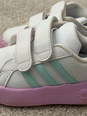 White Kids Sneakers with Mint Stripes and Pink Sole